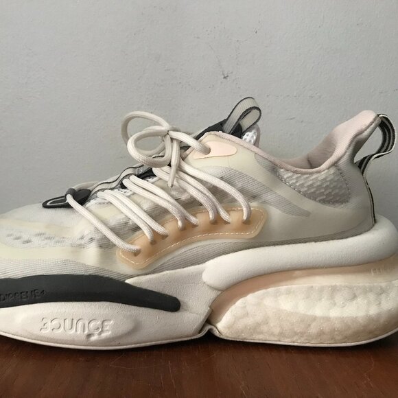 RARE adidas Women's Alphaboost V1 Sneakers Wonder Quartz White Cloud Size 7 - Picture 1 of 7